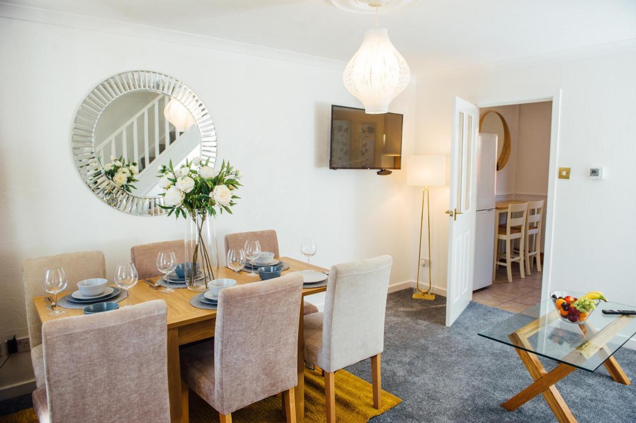 The Melin Griffin House Villa Cardiff Room photo